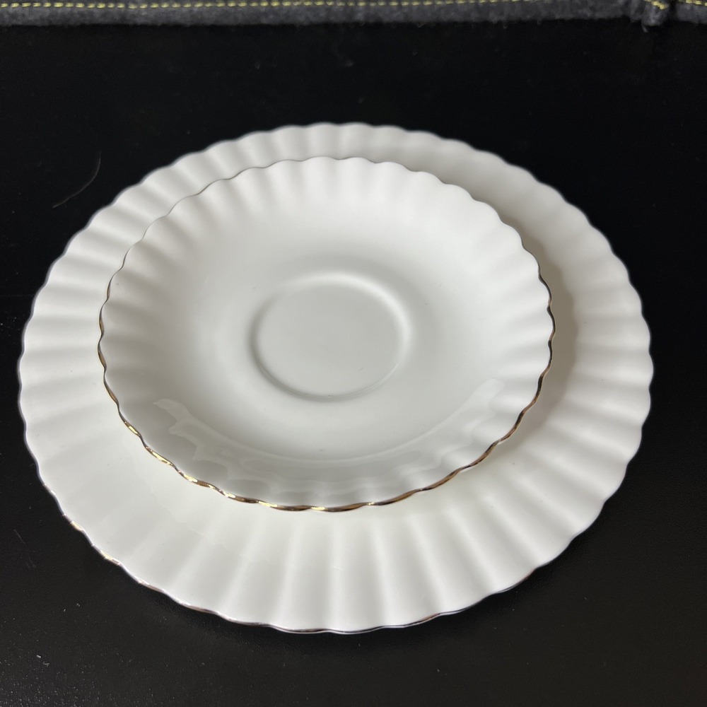 Royal Albert Bone China England Val D'or 8"‎ Salad Dessert Plate & 5.5" Saucer
